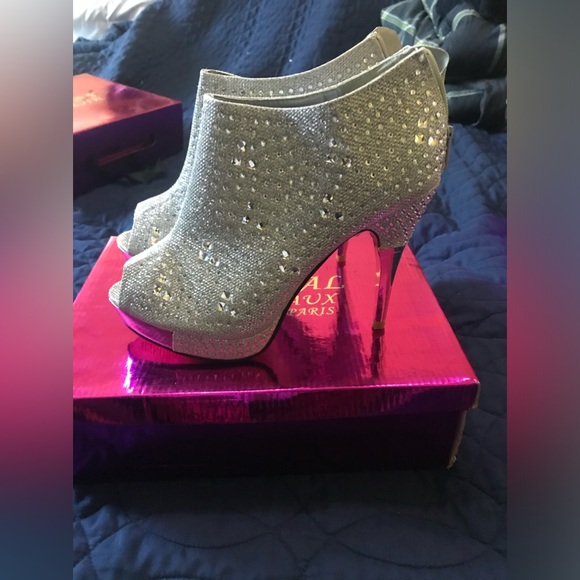 Stiletto booties - Picture 2 of 4